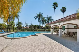 301 SW 158th Terrace, Pembroke Pines, FL 33027 - Photo 9