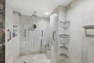 19900 E Country Club Dr, Aventura, FL 33180 - Photo 27