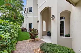 1942 NE 6th St, Deerfield Beach, FL 33441 - Photo 5