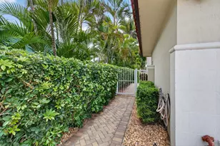 1942 NE 6th St, Deerfield Beach, FL 33441 - Photo 3