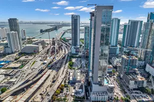 20 NE 11th St, Miami, FL 33132 - Photo 3