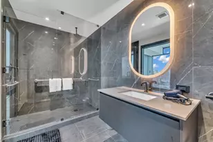 20 NE 11th St, Miami, FL 33132 - Photo 11