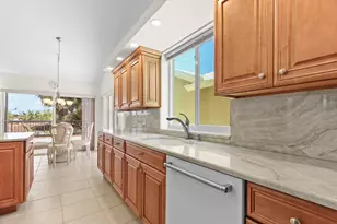 327 Ridge Rd, Jupiter, FL 33477 - Photo 11