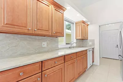 327 Ridge Road, Jupiter, FL 33477 - Photo 9