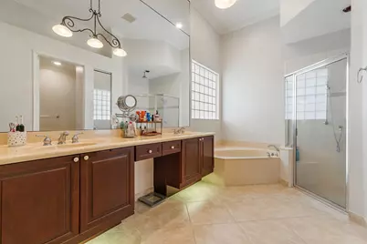103 La Vida Court, Palm Beach Gardens, FL 33418 - Photo 13