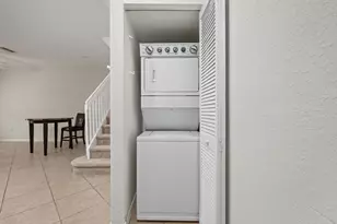 386 Lake Monterey Cir, Boynton Beach, FL 33426 - Photo 17