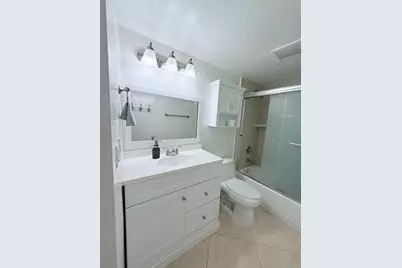 401 Golden Isles Drive, Hallandale Beach, FL 33009 - Photo 17