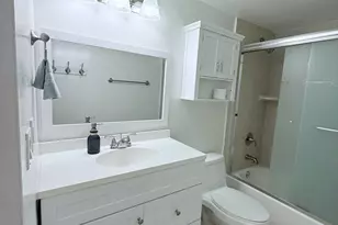 401 Golden Isles Dr, Hallandale Beach, FL 33009 - Photo 17