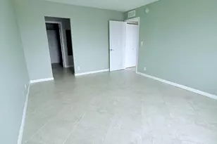 401 Golden Isles Dr, Hallandale Beach, FL 33009 - Photo 21