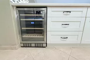 401 Golden Isles Dr, Hallandale Beach, FL 33009 - Photo 7