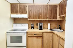 1470 NE 123rd St, North Miami, FL 33161 - Photo 3