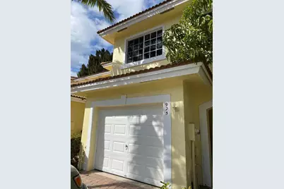 925 Imperial Lake Road, West Palm Beach, FL 33413 - Photo 1