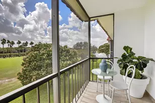 9820 S Hollybrook Lake Dr, Pembroke Pines, FL 33025 - Photo 9