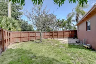 612 Hibiscus Dr, Royal Palm Beach, FL 33411 - Photo 15