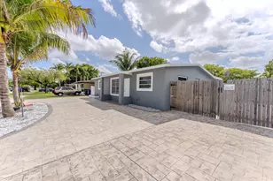 320 N 69th Way, Hollywood, FL 33024 - Photo 5