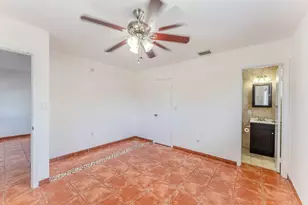 320 N 69th Way, Hollywood, FL 33024 - Photo 11