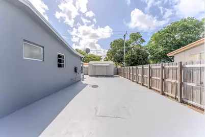 320 N 69th Way, Hollywood, FL 33024 - Photo 41