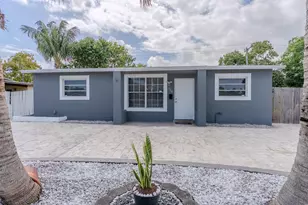 320 N 69th Way, Hollywood, FL 33024 - Photo 3