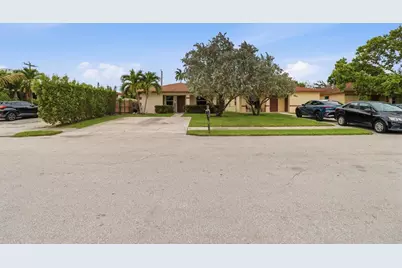 209 NE 35th Street, Oakland Park, FL 33334 - Photo 19