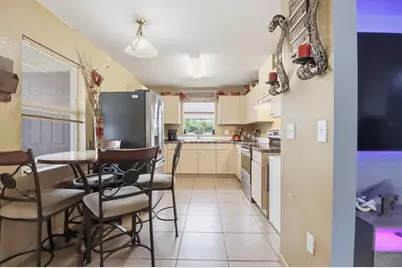 209 NE 35th Street, Oakland Park, FL 33334 - Photo 7