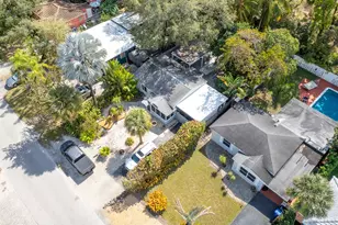 838 SW 11th Ct, Fort Lauderdale, FL 33315 - Photo 13