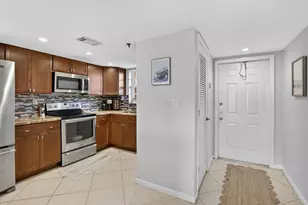 3001 W Rolling Hills Cir, Davie, FL 33328 - Photo 5