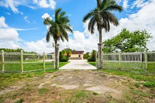 19340 SW 190th St, Miami, FL 33187 - Photo 5