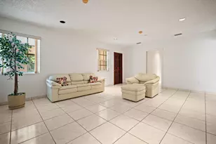 19340 SW 190th St, Miami, FL 33187 - Photo 9