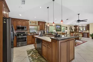 9 Kintyre Rd, Palm Beach Gardens, FL 33418 - Photo 25