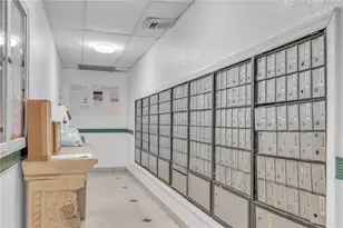 1301 NE Miami Gardens Dr, Miami, FL 33179 - Photo 17