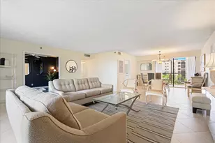 7564 Regency Lake Dr, Boca Raton, FL 33433 - Photo 11