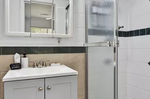 2101 NE 25th St, Wilton Manors, FL 33305 - Photo 11