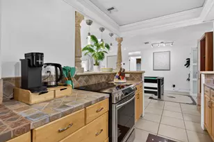 2101 NE 25th St, Wilton Manors, FL 33305 - Photo 21