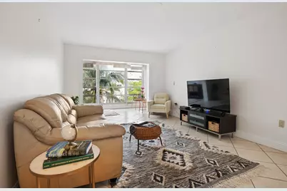 8305 Sunrise Lakes Boulevard #308, Sunrise, FL 33322 - Photo 11