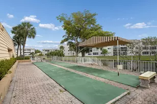 8305 Sunrise Lakes Blvd, Sunrise, FL 33322 - Photo 19