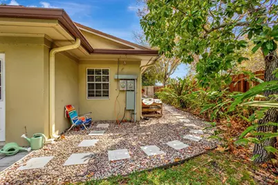 227 NE 12th Street #1, Delray Beach, FL 33444 - Photo 5