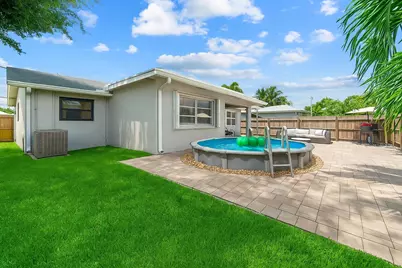 310 Wellesley Drive, Lake Worth, FL 33460 - Photo 3