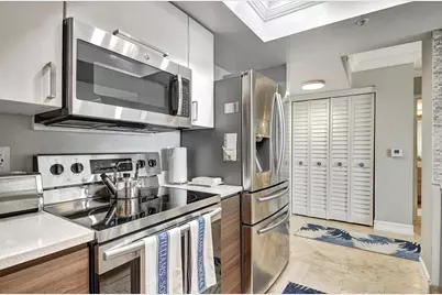 99 SE Mizner Boulevard #823, Boca Raton, FL 33432 - Photo 9