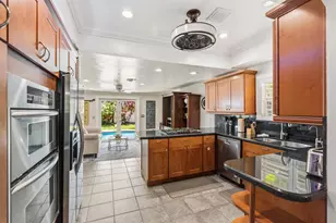 614 SE 5th Ct, Fort Lauderdale, FL 33301 - Photo 11