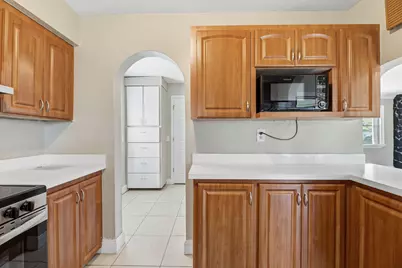 7670 NW 11th Court, Pembroke Pines, FL 33024 - Photo 9