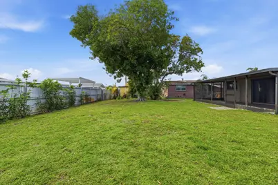 7670 NW 11th Court, Pembroke Pines, FL 33024 - Photo 27
