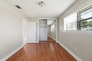 7670 NW 11th Ct, Pembroke Pines, FL 33024 - Photo 15