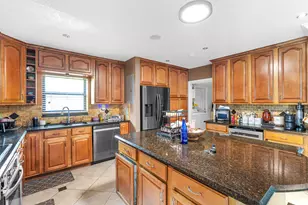 1408 SW 75th Ave, North Lauderdale, FL 33068 - Photo 5