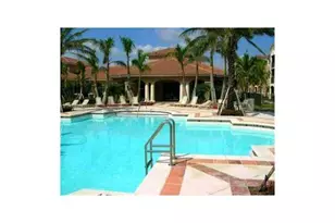 7980 N Nob Hill Rd, Tamarac, FL 33321 - Photo 3