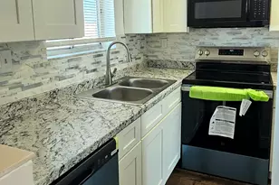 1501 Crescent Cir, West Palm Beach, FL 33403 - Photo 5