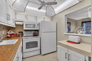 2010 N Farnham N, Deerfield Beach, FL 33442 - Photo 13