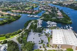 17081 Waterbend Dr, Jupiter, FL 33477 - Photo 39