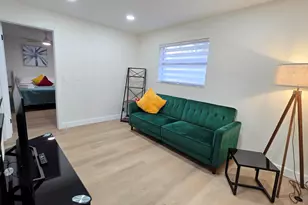 1236 NE 12th Ave, Fort Lauderdale, FL 33304 - Photo 5