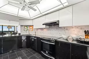 2400 Presidential Way, West Palm Beach, FL 33401 - Photo 9