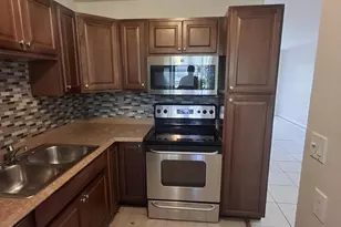 512 Gardens Dr, Pompano Beach, FL 33069 - Photo 5